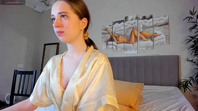 Camilla Kelly online show from March 14, 1:28 am