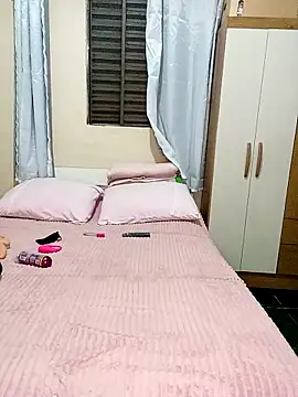 indiazinhabella27 online show from September 16, 5:43 pm