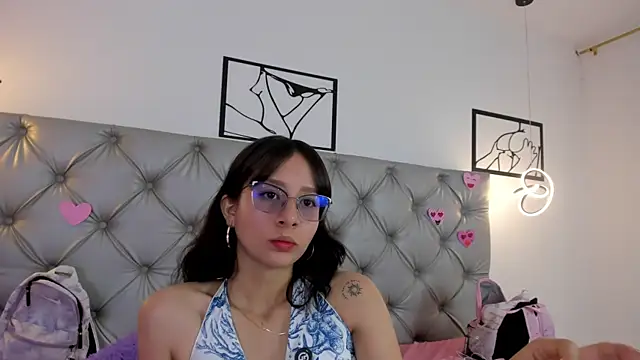 Naughty Couple83 online show from April 6, 4:30 pm