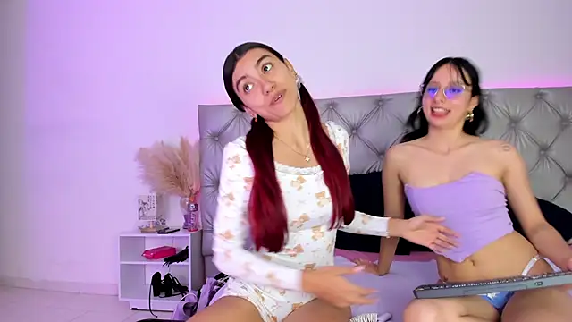 Naughty Couple83 online show from September 12, 2:57 pm