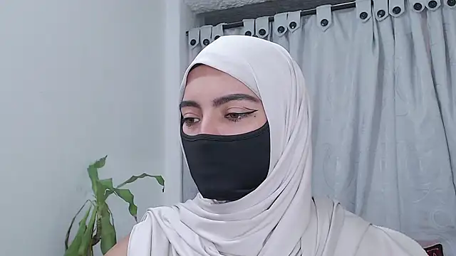 jade nassar online show from March 31, 8:09 pm