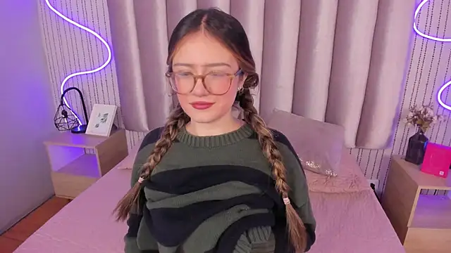 SamanthaPeachss online show from December 2, 1:35 pm