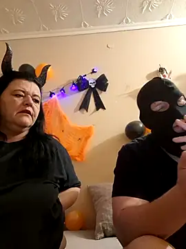 BlacReign online show from October 17, 7:06 pm