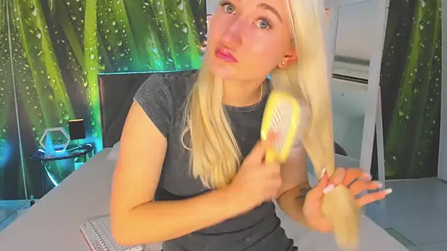 HollyTailors online show from September 17, 5:27 am