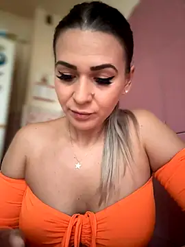 iSelena online show from October 13, 4:59 am