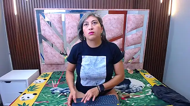 sandyanderson202cl online show from November 22, 12:30 pm