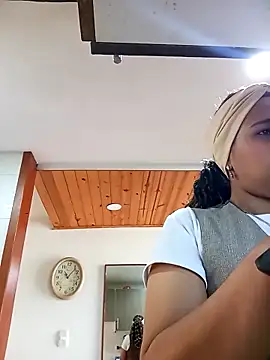 IVONNE COLLINS33 online show from September 16, 4:04 pm