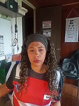 IVONNE COLLINS33 online show from April 17, 12:18 pm