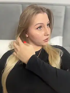 Amy mit online show from March 7, 4:03 pm