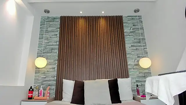 Miagomezx online show from October 18, 10:00 pm