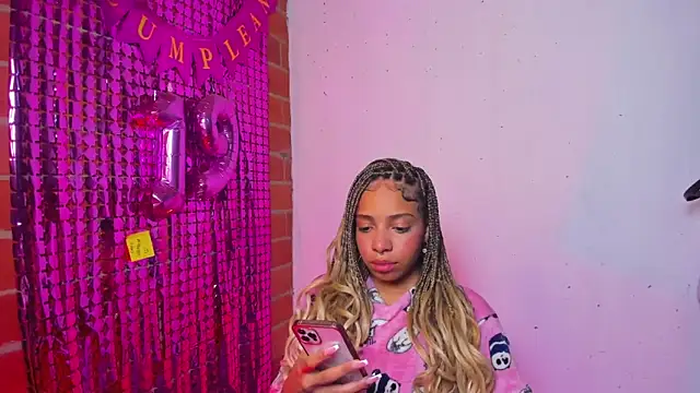 yumi hanna online show from October 5, 1:54 am