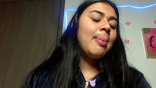 sophiadaza666 online show from October 2, 1:27 pm