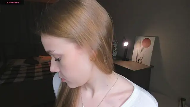 OdellaFrake online show from November 16, 7:47 pm