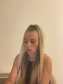 BrumeLove online show from June 20, 9:29 pm