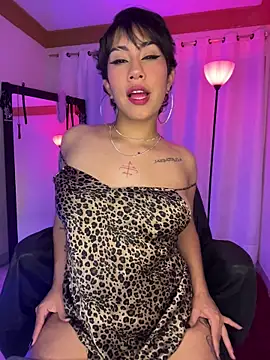 ZahaRose online show from December 2, 6:15 am