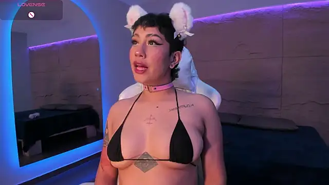 ZahaRose online show from September 15, 7:32 pm