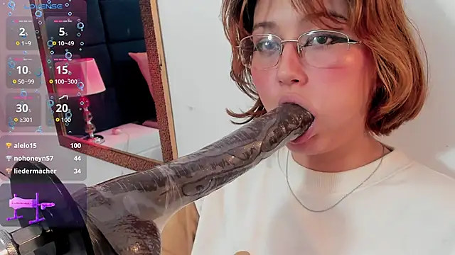 isa grey  online show from November 16, 4:47 am