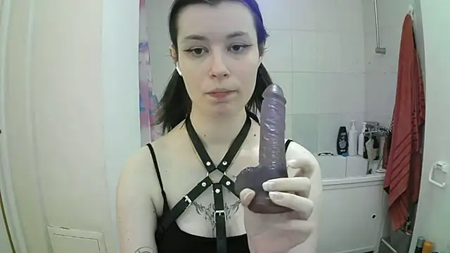 EdlinEngelby online show from October 4, 5:28 pm