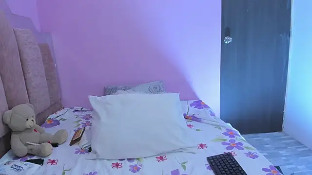 AndreaSweet2 online show from September 12, 8:16 pm