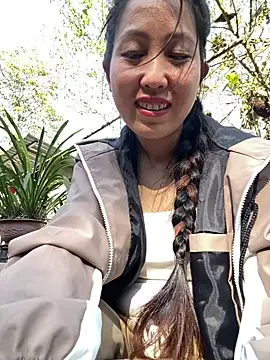 Huong-Ly online show from February 5, 7:55 am