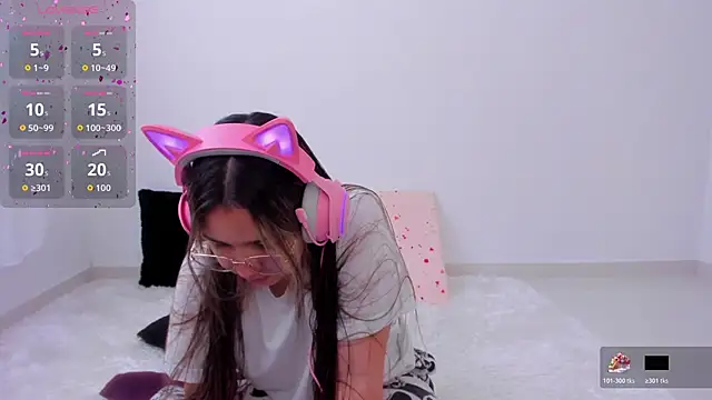 Alana Banana  online show from November 4, 1:49 pm