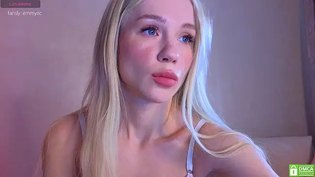 KittenFang online show from February 26, 8:46 am