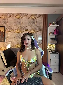 hannachris- online show from November 26, 11:17 pm