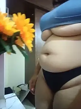 Hott Muskan online show from June 2, 7:48 pm