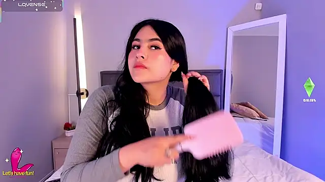 Emma  clark  online show from November 12, 3:10 pm