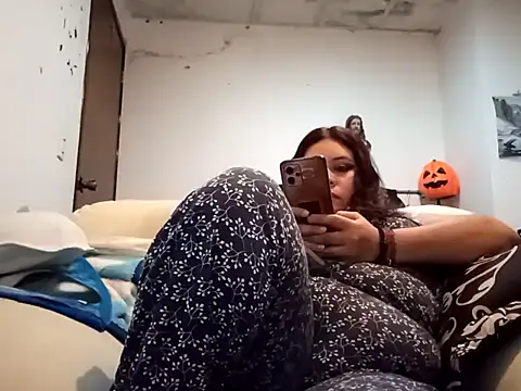 Kitty WetXxX online show from November 18, 1:17 am