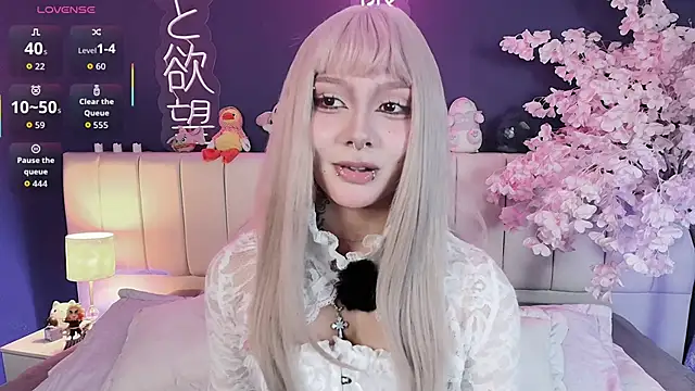 Shizuko  online show from May 28, 8:40 pm