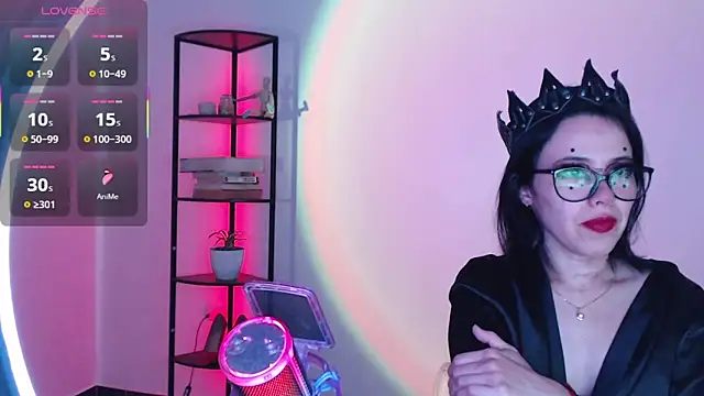 girldom online show from September 19, 3:33 pm