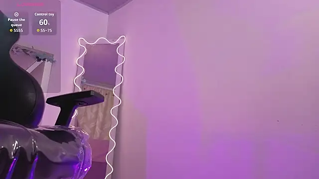 ZURY TAY online show from March 3, 12:00 pm