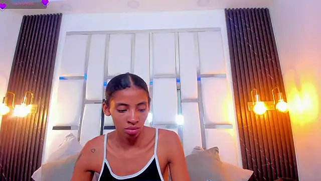 sarah ashbourne online show from October 4, 2:00 pm