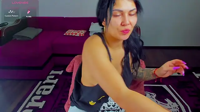 MiaKiittyy online show from January 17, 5:31 pm