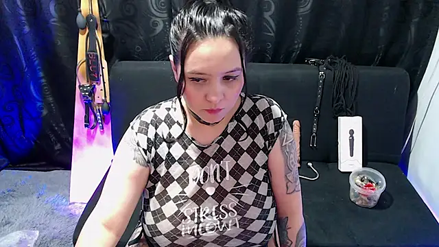 Paris Blanc 2 online show from September 19, 12:37 pm