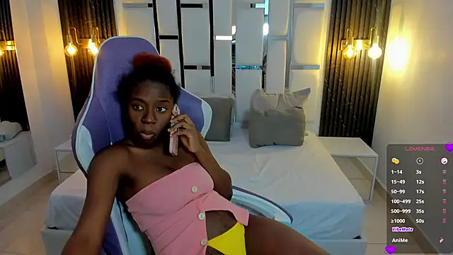  emma willliams  online show from November 13, 3:00 pm