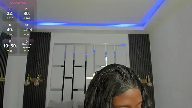  emma willliams  online show from December 2, 1:35 pm