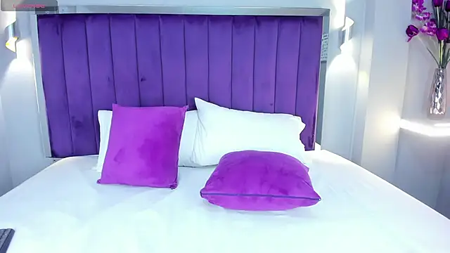 ElaraDusk online show from September 30, 4:51 am