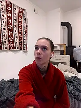 HoneySquirrel online show from October 18, 7:15 pm