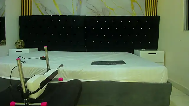 VanessaHard as online show from March 31, 3:39 am