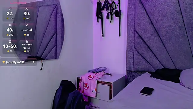 ZafiroAndFlynn online show from April 17, 2:02 am