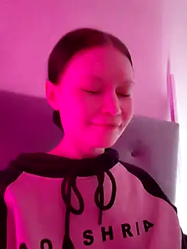 DragonFoxie online show from November 14, 4:40 pm