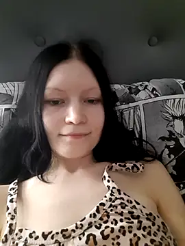 DragonFoxie online show from September 8, 5:01 pm