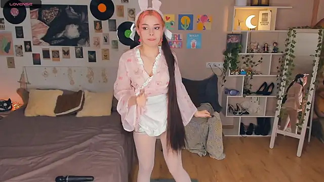 VedaSchulz online show from February 9, 6:43 pm