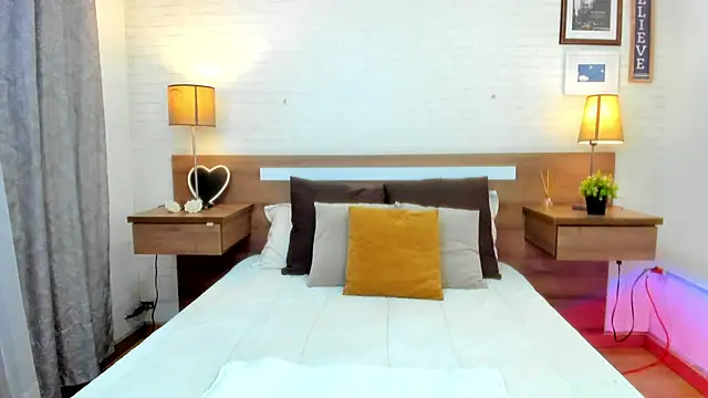 JenniferAuriston online show from March 18, 10:04 pm