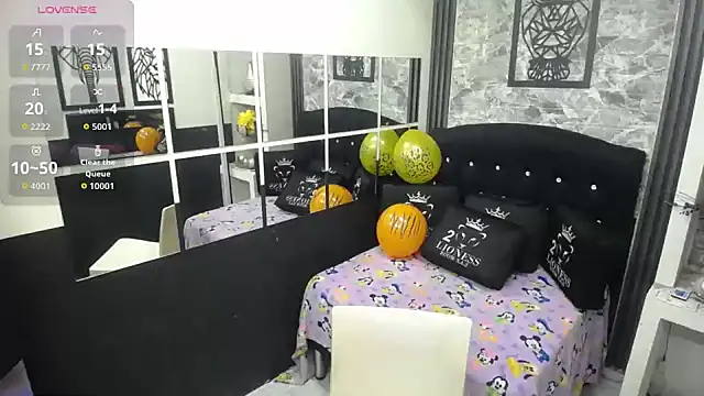 esmeralda asford online show from November 1, 8:13 pm