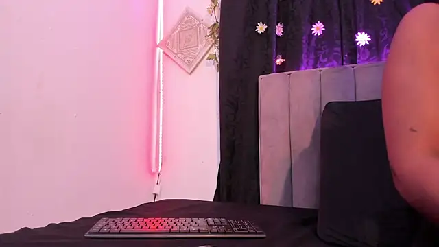 AkiraStone  online show from September 20, 1:53 pm