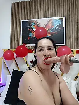 Luna Naughty1 online show from February 17, 7:57 pm