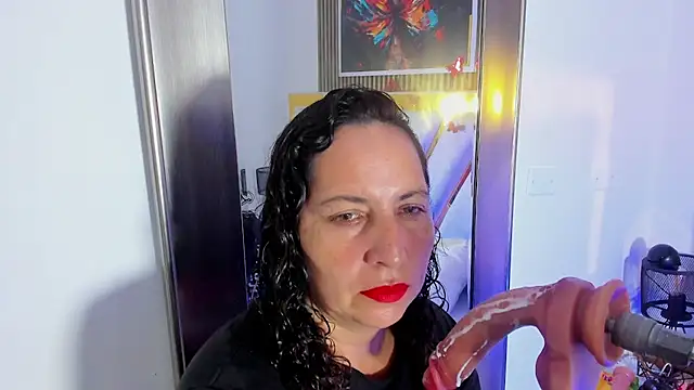 Luna Naughty1 online show from March 18, 9:31 pm